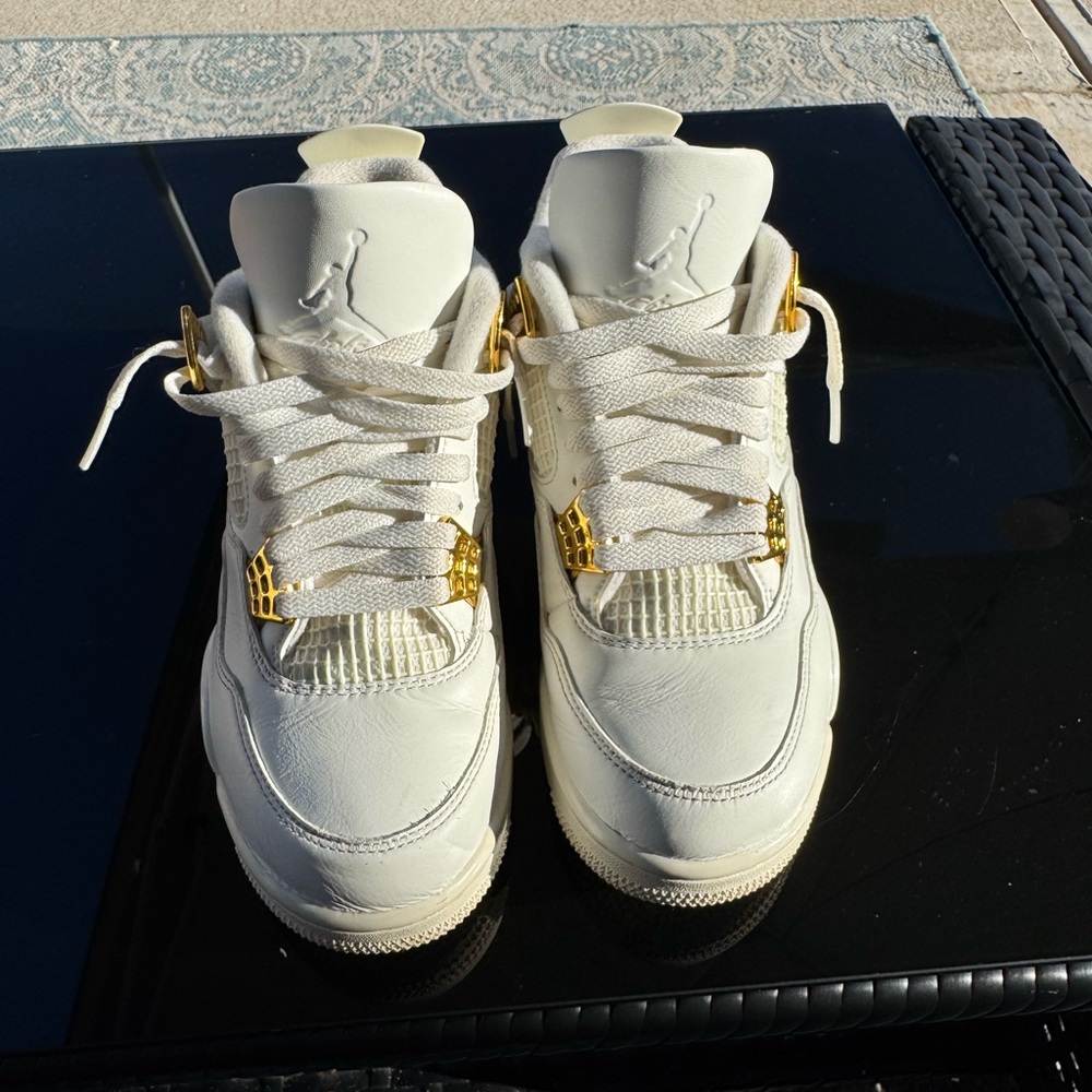 Jordan 4 Metallic gold